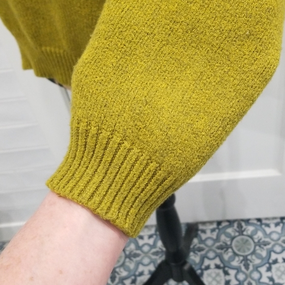 High-low turtleneck sweater - Picture 7 of 7